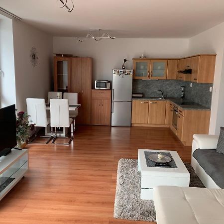 Vienna Gate Apartment Bratislava Exterior photo